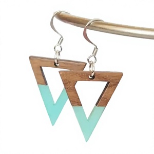Pendientes Colgantes Geométricos de Diseño Exclusivo en Verde Menta y Marrón, Joyería Moderna de Resina Acrílica para Mujer - Product Image 5