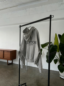 Sudaderas con capucha personalizadas de algodón 100% de alto gramaje con cremallera completa, estampadas DTG y serigrafiadas, para hombre, de corte holgado, estilo cropped, oversize y con hombros caídos. - Product Image 3