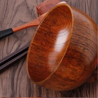 Ensemble de saladiers ronds en bois d'acacia naturel pour servir les aliments lors de vos excursions en camping