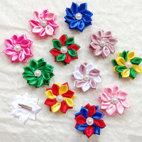 Barrettes à cheveux en forme de fleur à pétales superposés avec nœud en ruban de satin de 8 cm pour enfants, accessoires de cheveux pour fêtes de Noël, barrettes à cheveux
