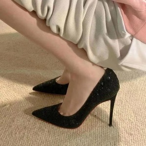 <span class=keywords><strong>Tacchi</strong></span> Alti Neri Stile Coreano Plus Size con <span class=keywords><strong>Suola</strong></span> <span class=keywords><strong>Rossa</strong></span>, Scarpe da Donna con Tacco a Spillo, Tomaia in PU, Nuova Collezione Primavera/Estate 2025, Décolleté con Paillettes - Product Image 1
