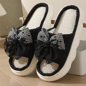 Chaussons d'intérieur avec caractéristiques antidérapantes et anti-odeurs en EVA, adaptés aux hommes et aux femmes en été - Product Image 1
