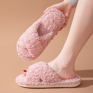 Pantuflas de Mujer con Suela de PVC de Alta Calidad, Forro de Peluche Personalizado, Antideslizantes para Verano y Tienda - Product Image 5