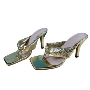 Sandali estivi di qualità con tacco a spillo a punta quadrata Sexy da donna sandali estivi di qualità Slip da esterno su <span class=keywords><strong>infradito</strong></span> superiore in pelle metallizzata - Product Image 1