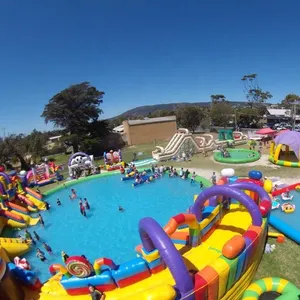 Parque infantil inflável com piscina de ar livre, preço acessível