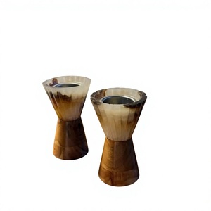 Brûleur d'encens artisanal en résine avec base en bois de pin, écologique, durable, anti-odeur, support aromatique thérapeutique pour une utilisation toute saison - Product Image 1