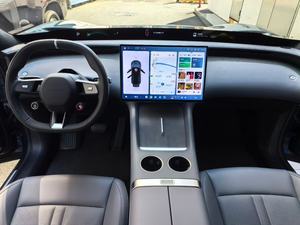 Xiaomi Yu7 2025 Version <span class=keywords><strong>Max</strong></span> 4x4 Peinture d'origine 7200 km Voiture électrique d'occasion Gris Cambrian avec kit sport en fibre de carbone Étriers <span class=keywords><strong>Brembo</strong></span> - Product Image 6