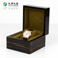Boîte à montre en bois plaqué rayé personnalisée pour l'emballage de montres haut de gamme, boîte de présentation de montre unique avec logo personnalisé