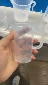 50 मिली 100 मिलीलीटर 250 मिलीलीटर 500 मिलीलीटर 1000 मिलीलीटर बीकर प्रयोगशाला तरल मापने वाले उपकरण प्लास्टिक कप विशिष्ट पैमाने पर लाइनों के साथ - Product Image 5