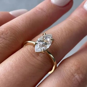 シングル4爪1カラットマーキスシェイプモアッサナイトダイヤモンド18Kソリッドゴールドソリティア結婚指輪 - Product Image 2