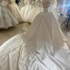 Robes de mariée exclusives en dentelle brodée satinée DW0190, col en V - Product Image 2