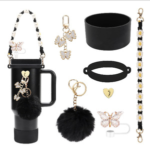 Ensemble de 8 accessoires pour tasses : protège-pailles en silicone, capuchons, crochets cœur, pompons, pochettes à rouge à lèvres pour 40/ - Product Image 3
