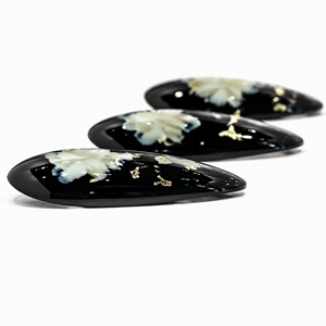 Uñas Postizas Largas Almendradas Hechas a Mano al por Mayor, Diseño Ojo de Gato Negro y Gris con Flor Blanca 3D y Lámina Dorada, Uñas Artificiales de Salón Personalizadas - Product Image 6