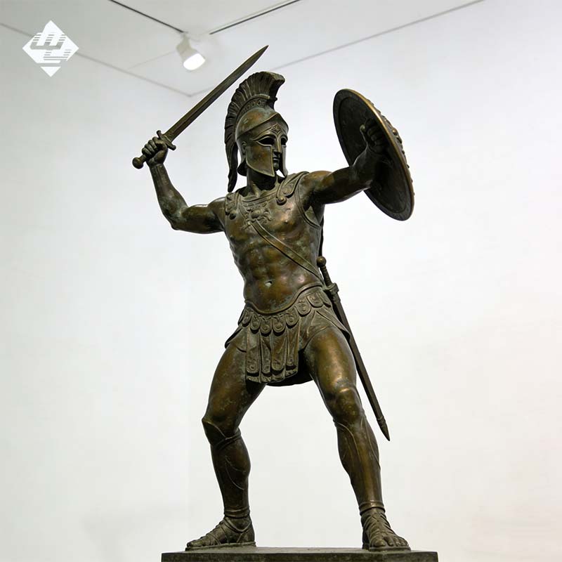 タイムレスなエレガンスをギリシャ戦士像に：法人のお客様に最適