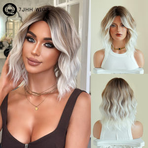 Perruques 16 pouces pour femmes 7JHH Labo Brown Top Dye <span class=keywords><strong>cheveux</strong></span> ondulés bouclés avec franges perruque naturelle pour un usage quotidien Ombre <span class=keywords><strong>gris</strong></span> - Product Image 1