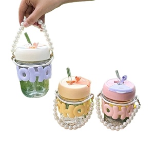Bonita botella de agua de vidrio de doble pared con tapa de plástico y pajita, de alta calidad, anti-escaldaduras, con diseño de pulsera de perlas y letras - Product Image 1