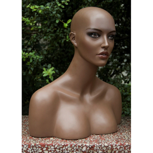 Testa di manichino femminile africano in fibra di vetro seno grande nero realistico con spalle - Product Image 5
