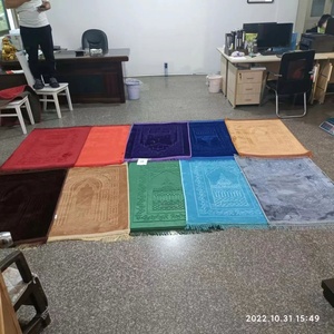 microfibre personnalisée tapis de prière musulman à motif solide <span class=keywords><strong>pour</strong></span> hommes et femmes techniques tricotées <span class=keywords><strong>pour</strong></span> le culte - Product Image 6
