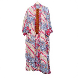 Pijamas Elegantes de Seda Pura 100% Estilo Indio Vintage, Ropa de Dormir Suave de Manga Larga con Cuello en V para Invierno, Primavera, Verano y Otoño - Product Image 1