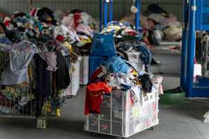 ผู้ผลิต SH07 จำหน่ายเสื้อผ้ามือ<span class=keywords><strong>สอง</strong></span> เสื้อยืด<span class=keywords><strong>ผู้ชาย</strong></span> <span class=keywords><strong>กางเกง</strong></span><span class=keywords><strong>คา</strong></span><span class=keywords><strong>ร์</strong></span><span class=keywords><strong>โก้</strong></span> ชุดเดรสผู้หญิง เสื้อเบลาส์ เสื้อผ้า<span class=keywords><strong>มือ</strong></span><span class=keywords><strong>สอง</strong></span>คละแบบขายส่ง - Product Image 6