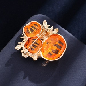 Regalos Navideños Europeos y Americanos, Accesorios de Ropa para Mujer, Broche de Calabaza con Pedrería para Halloween - Product Image 3