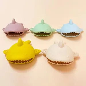 Juguete de Dentición de Silicona con Forma de Tiburón para Bebés de 0 a 6 Meses, Juguetes Masticables para Bebés con Necesidades de Succión, Chupete de Mano para Bebés Lactantes - Product Image 1