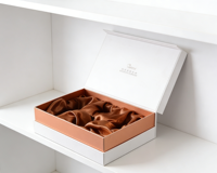 Boîte cadeau Ciel et Terre blanche et orange avec doublure en éponge, pelliculage mat, carton épais, écologique, haut de gamme