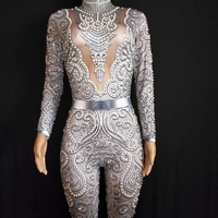 Combinaison élégante à manches longues avec strass argentés et perles, tenue de scène pour femmes, tenue de soirée en club, tenue de soirée grande taille, combinaison pour femme