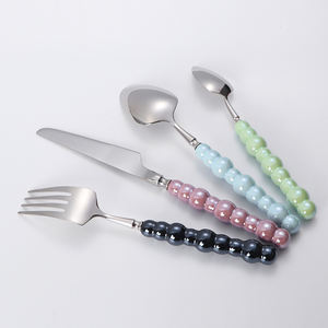 أطقم أدوات مائدة عصرية صديقة للبيئة وقابلة لإعادة الاستخدام مع مقابض سيراميك وأدوات مائدة من الفولاذ المقاوم للصدأ - Product Image 6