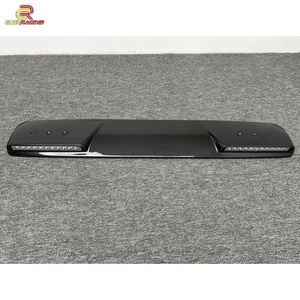 Aileron de toit en fibre de carbone sèche de style B avec lumières LED pour Mercedes Benz Classe G W464 G63 G500 2019-2024 Spoiler en carbone - Product Image 1