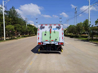 Camion balayeuse-laveuse routière diesel 4,5T |   Véhicule compact de nettoyage urbain à 2 essieux pour les espaces étroits et l'assainissement communautaire