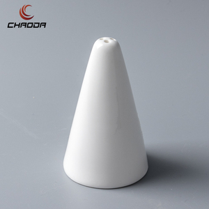 Vente en gros d'articles de cuisine pour la maison, salières et poivrières en céramique blanche en forme de cône, salière et poivrière en céramique pour la cuisine - Product Image 6
