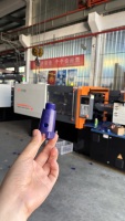 Machine de moulage par injection pour raccords de tuyauterie