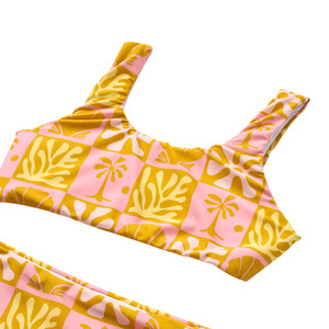 Traje de baño infantil de dos piezas con estampado hawaiano, personalizado de fábrica, de nailon reciclado de alta calidad para niñas. - Product Image 2