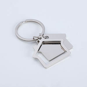 Conception personnalisée de haute qualité en métal maison porte-clés agent <span class=keywords><strong>immobilier</strong></span> en forme de maison <span class=keywords><strong>immobilier</strong></span> mode dessin animé gravé logo - Product Image 1