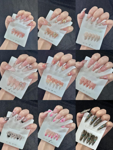 Precio de Fábrica <span class=keywords><strong>Uñas</strong></span> Postizas <span class=keywords><strong>Cortas</strong></span> Tipo Ataúd con Decoración de Brillo Aurora Negra Reutilizables <span class=keywords><strong>para</strong></span> Uso Diario de Niñas Diseño Personalizado Venta al por Mayor - Product Image 4