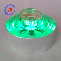 Marqueur de chaussée PC surélevé à goujon de route LED étanche rechargeable en œil de chat avec lumières d'allée solaires clignotantes en verre trempé