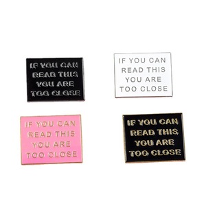 Pin de solapa de Metal personalizado al por mayor de fábrica de China, logotipo de Anime con purpurina de oro rosa, Pin de esmalte duro/suave impreso UV de hadas para ropa - Product Image 2