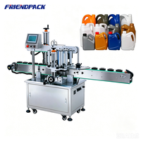 Machine d'étiquetage verticale UPK haute précision pour bouteilles de détergent, bouteilles d'huile d'olive, et bidons carrés de 25 L