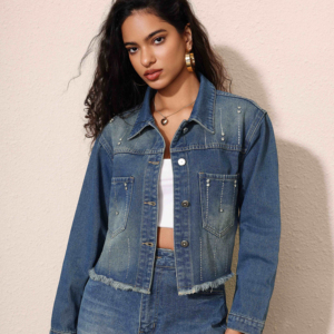 Gilet in denim leggero senza maniche, perfetto per combinazioni versatili - Product Image 1