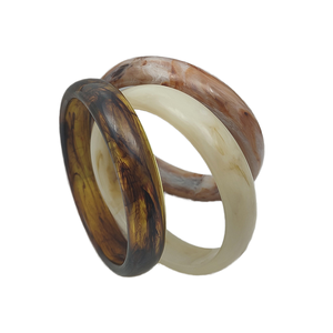 UJBOX Brazaletes de Acrílico Chapados en Oro de 14K de 65 mm para Mujer, Pulseras Irregulares y Gruesas, Joyería Colorida para Fiesta, Hipoalergénica - Product Image 1