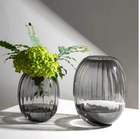 Vase en verre simple et à la mode, fleurs fraîches cultivées dans l'eau de luxe légères décoration de table à manger de salon arrangement de fleurs
