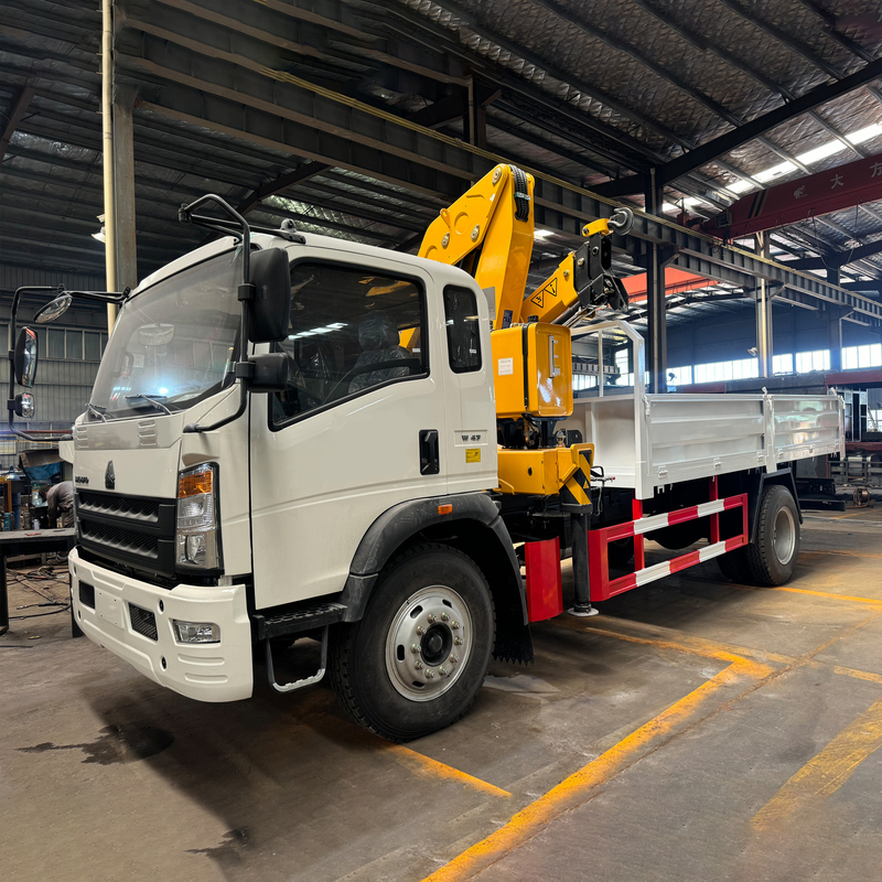 New Manipulator Lifting Mobile Crane Truck