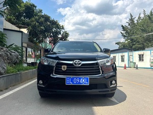 Voitures d'occasion, véhicules bon marché, Toyota Highlander modèle 2015, 2.0T, traction avant, Elite, 5 places, transmission automatique - Product Image 1