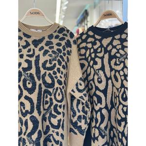 Suéter con estampado de leopardo para mujer, manga larga, informal, color camel, ajuste estándar, para otoño - Product Image 1