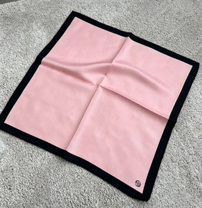 Écharpe en soie en gros, impression personnalisée, écharpe carrée en twill de soie pour femme et <span class=keywords><strong>homme</strong></span>, impression numérique, avec votre propre logo - Product Image 2