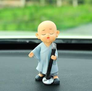 Креативная полимерная скульптура маленького монаха, ручная роспись, художественная модель орнамента автомобиля, Bi230220-3 для внутренней отделки автомобиля - Product Image 5