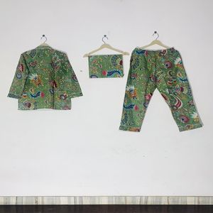 Conjunto de Pijama Floral Súper Ventas - Ropa de Dormir de Algodón Artesanal, Ropa de Dormir y de Estar por Casa de Verano Estilo Bohemio para Mujer, Regalo - Product Image 4
