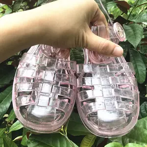 जहाज के लिए तैयार महिलाओं के रोमन सैंडल खोखले बाहर रेट्रो फ्लैट पैर की अंगुली जेली लड़कियों पार-सीमा सैंडल jieyang फैशन जूते महिला के लिए