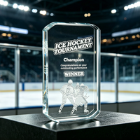 Edele rechte verticale achthoekige kristallen ijshockey award met gegraveerde groepsatleet silhouet, aangepast logo, sportcompetitie prijs